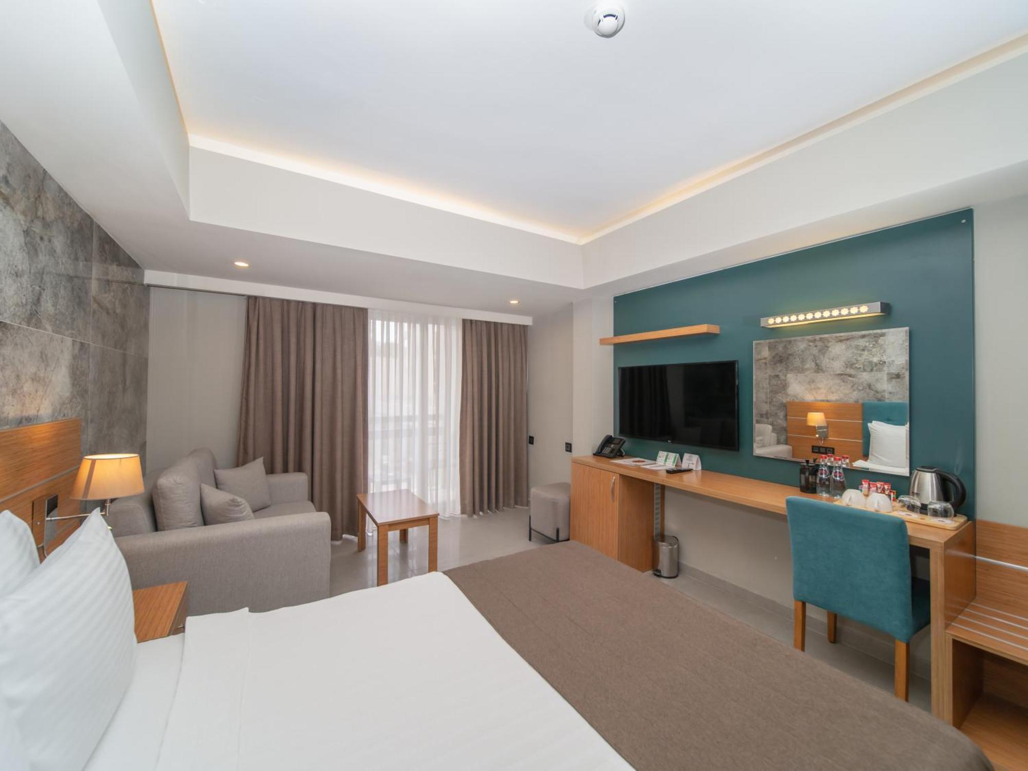 Hotel Ambrosia &